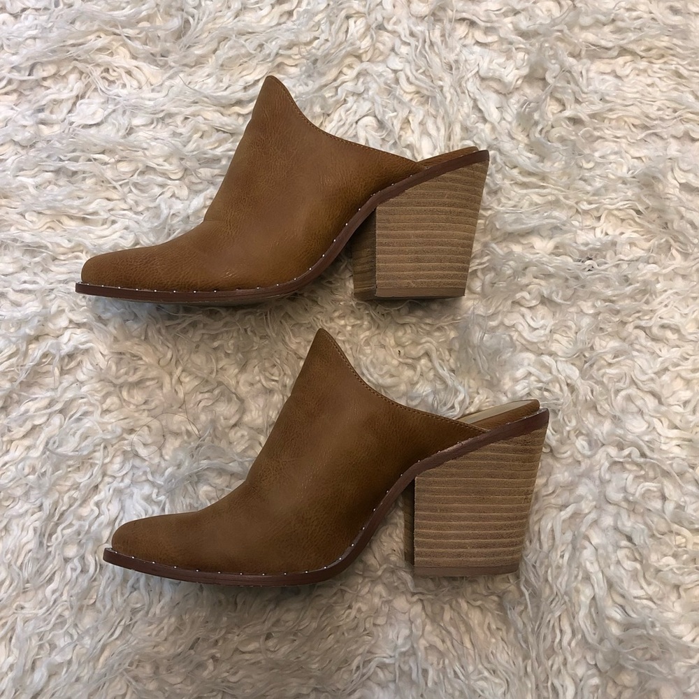 Women’s size 7 mules